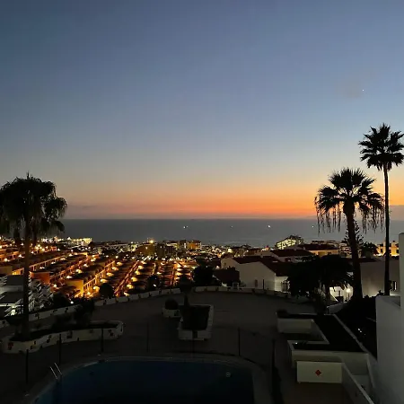 Costa Adeje Apartments شقة *