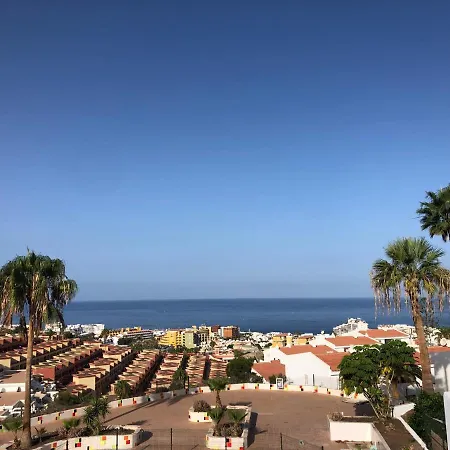 Costa Adeje Apartments شقة *